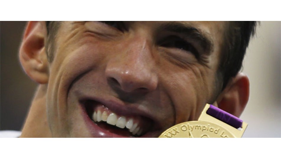 Michael Phelps'ten madalya rekoru