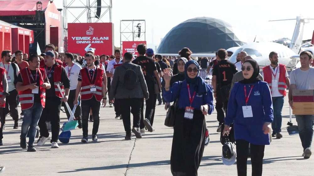 TEKNOFEST İstanbul başladı: SOLOTÜRK ve Türk Yıldızları sahnede - 4