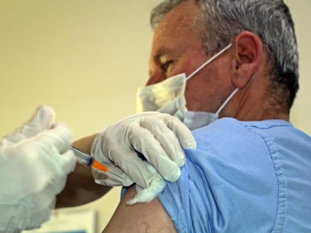 ilk doz asiyi olduktan sonra corona viruse yakalananlara sil bastan asi uygulamasi ntv