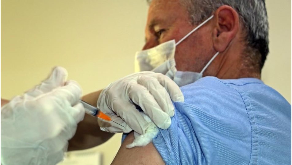 İlk doz aşıyı olduktan sonra corona virüse yakalananlara sil baştan aşı uygulaması