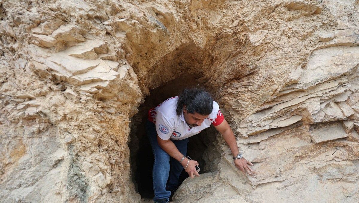 Buraya sadece cüceler girebiliyor! Yıllardır gizemini koruyan yer, altın çıkarıyormuş Buraya sadece cüceler girebiliyor! Yıllardır gizemini koruyan yer, altın çıkarıyormuş