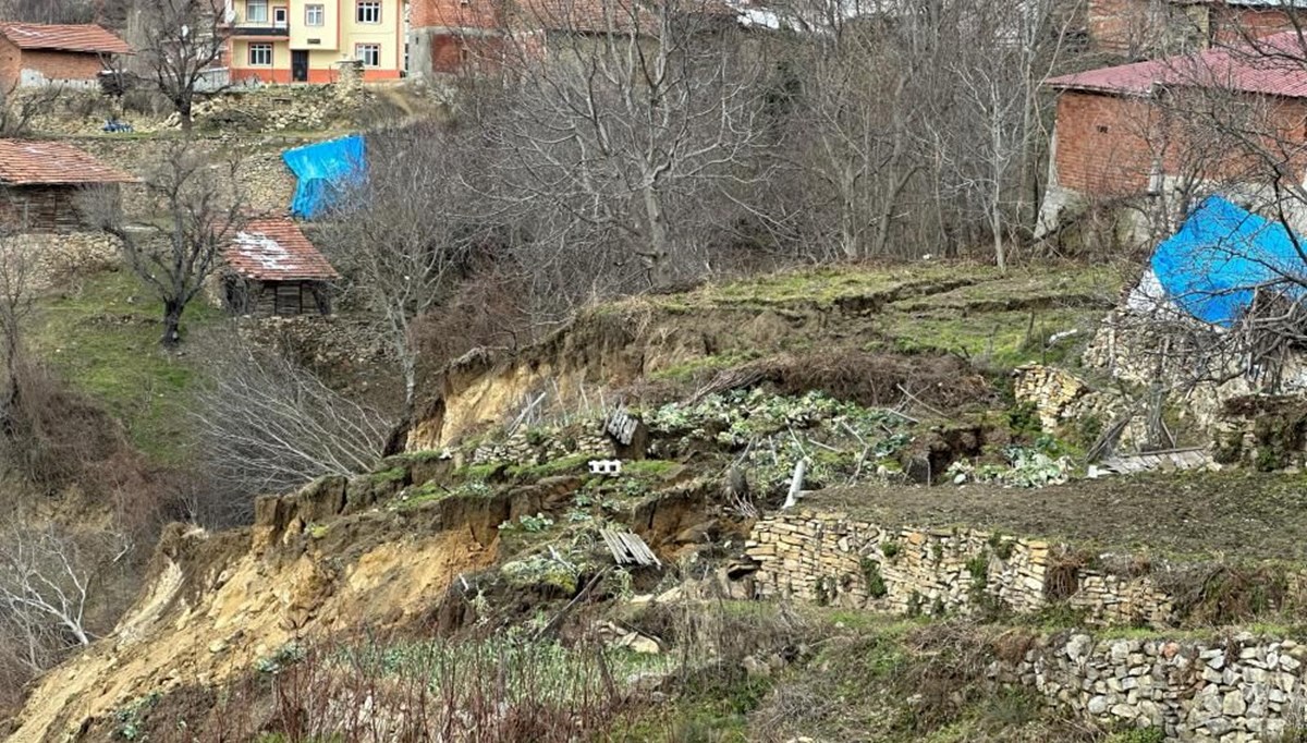 Tokat'ta heyelan: 39 hane boşaltıldı Tokat'ta heyelan: 39 hane boşaltıldı