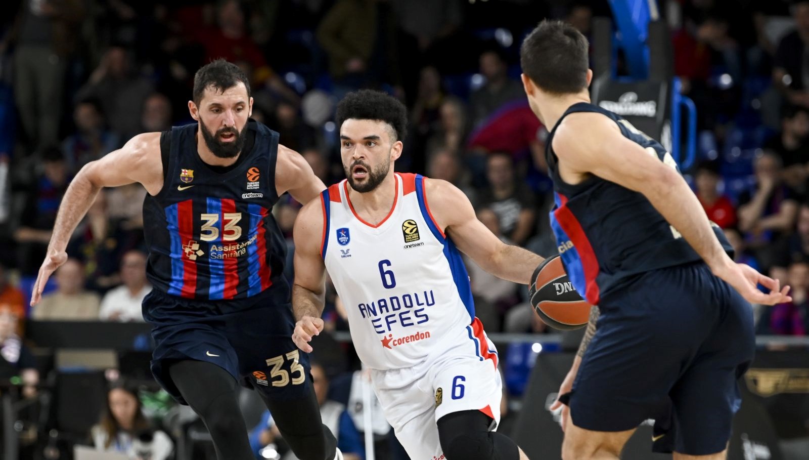 SON DAKİKA: Anadolu Efes, Barcelona'yı Deplasmanda Devirdi - Son Dakika ...