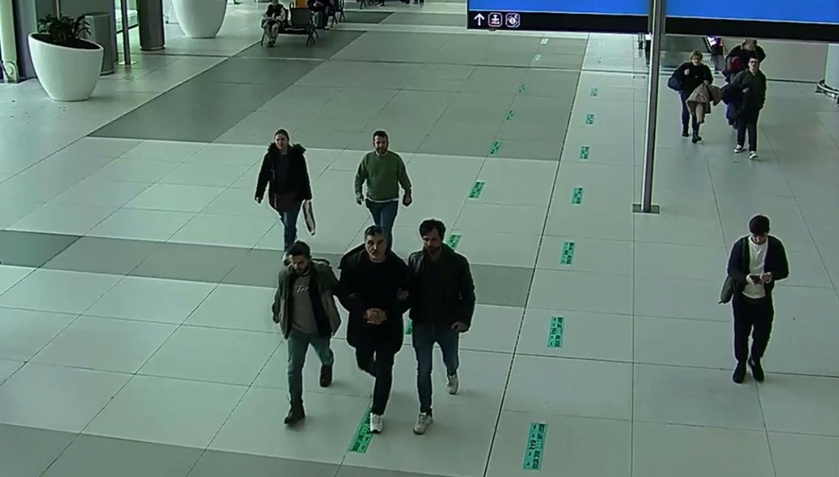 Yurt dışına kaçarken yakalandı: Huzur Apartmanı'nın müteahhidi gözaltında Yurt dışına kaçarken yakalandı: Huzur Apartmanı'nın müteahhidi gözaltında