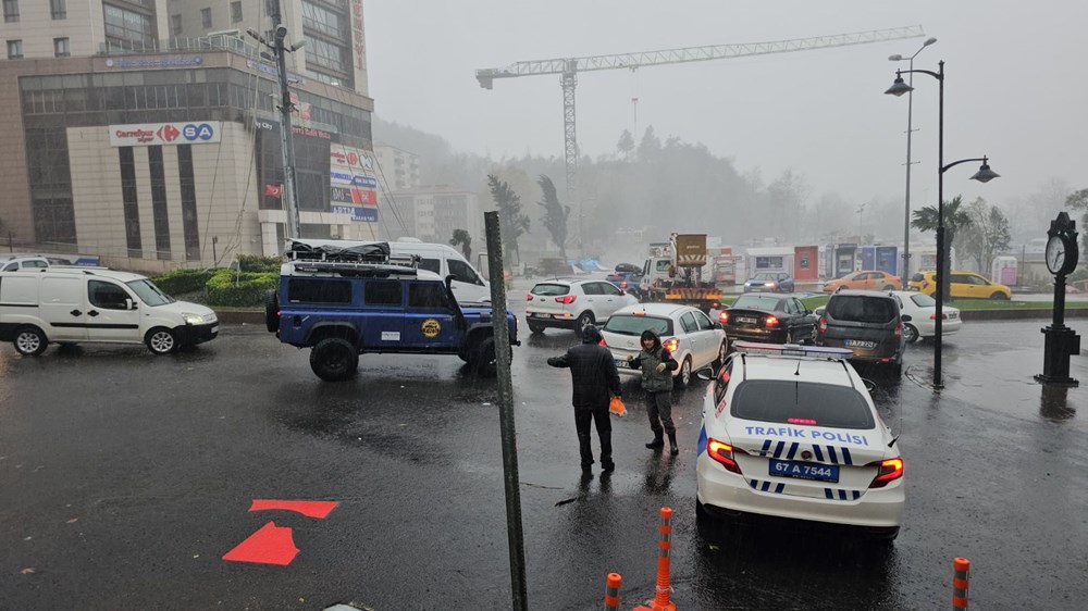 Zonguldak’ta fırtına: Şehir merkezinden geçen iki derede taşma riski - 1