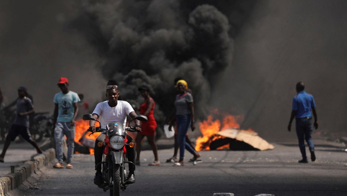 Haiti sokaklarında dehşet: Yüzlerce mahkum hapishaneden kaçtı