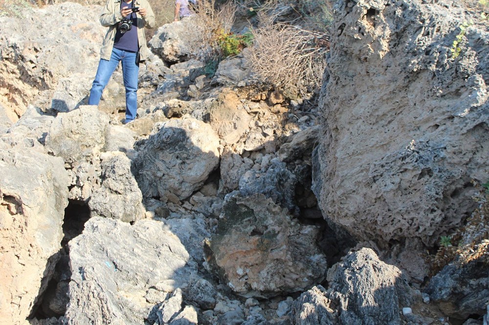 Falezlerde 300 kilogramlık kayanın altında feci ölüm - 7