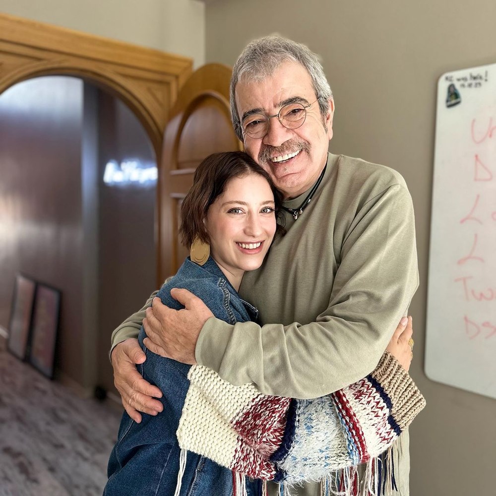 Yıllar sonra birbirlerini takip ettiler: Hazal Kaya'dan Beren Saat cevabı - 7