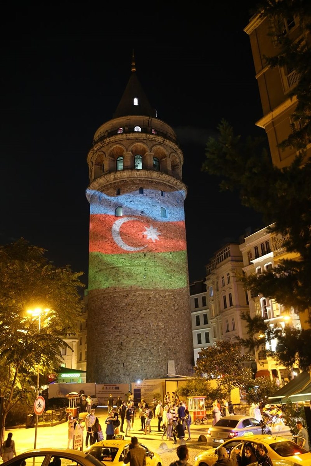Galata Kulesi'ne Azerbaycan bayrağı - 7