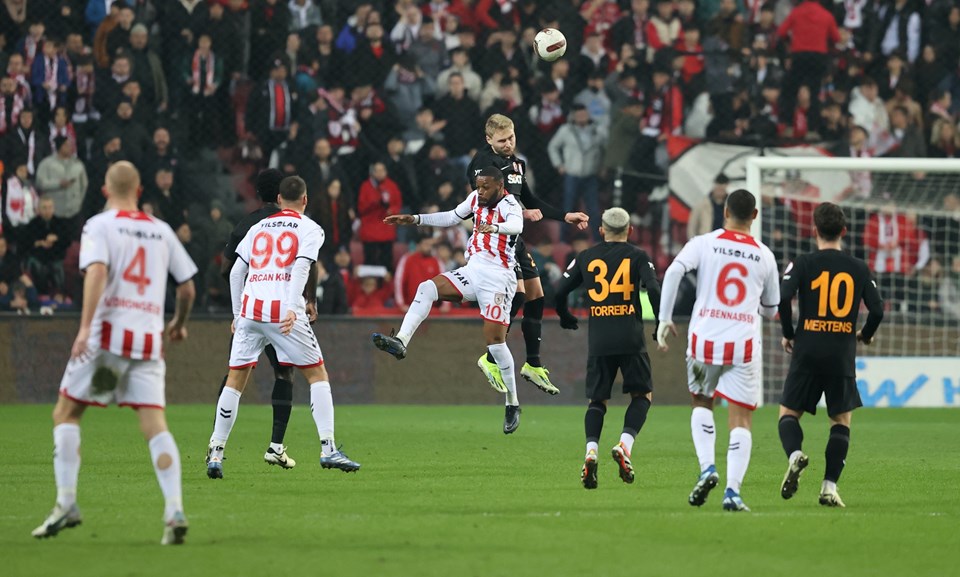 Galatasaray, Samsunspor deplasmanından 3 puanla dönüyor - 1