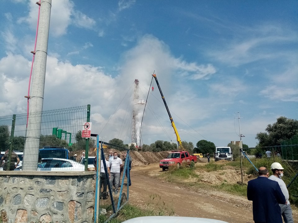 Aydın'da jeotermal santral sondajında patlama - 1