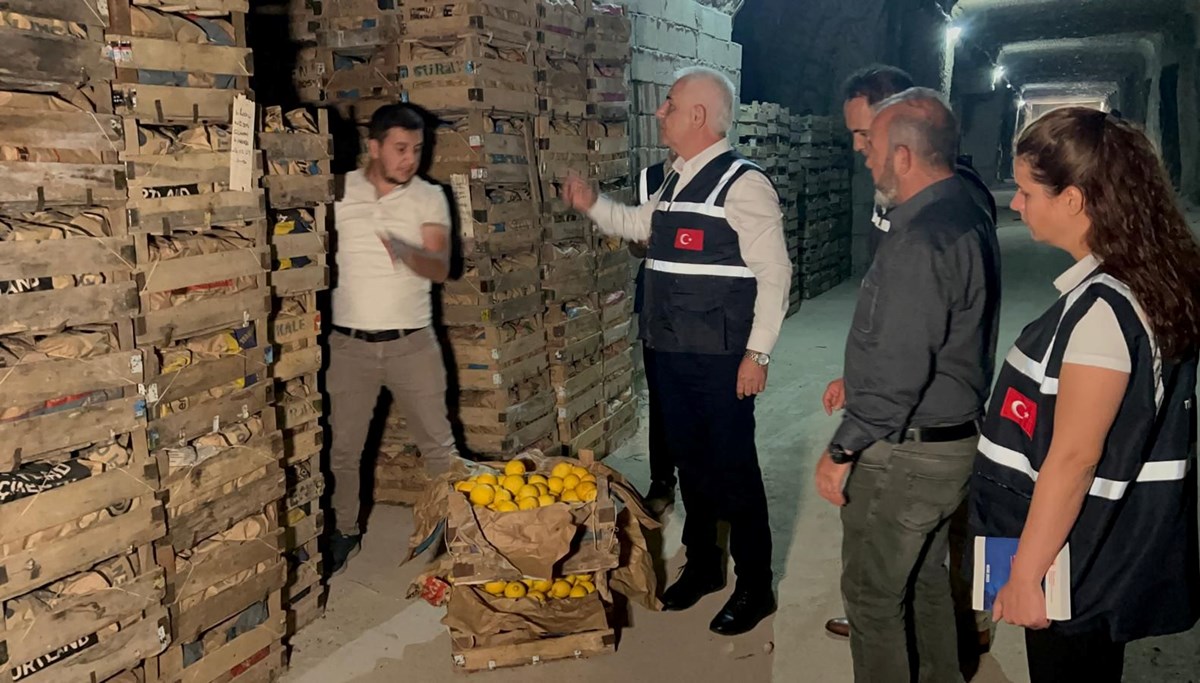 Kapadokya'da yer altındaki limon depolarında denetleme Kapadokya'da yer altındaki limon depolarında denetleme