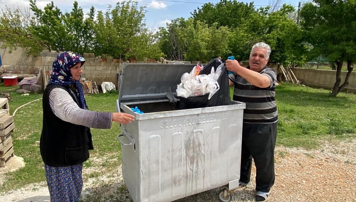 Çöpten 400 bin TL ve altın çıktı Çöpten 400 bin TL ve altın çıktı