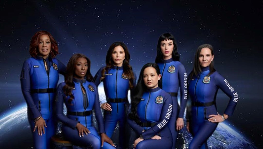 Şarkıcı Katy Perry uzaya çıkan 6 kadın arasında | Astronot gibi eğitim aldılar