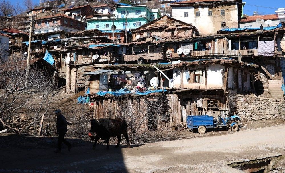 İç içe 35 ev! Burası Nepal değil Manisa - 12
