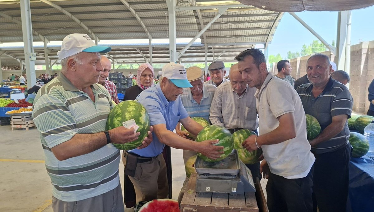 Kilosu 3 liradan satıldı, 2 saatte tükendi: Tezgah adeta akına uğradı