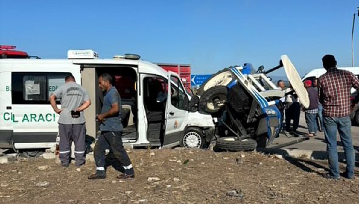 Ölümlü kazaya giden cenaze aracı da kaza yaptı: 2 ölü, 4 yaralı Ölümlü kazaya giden cenaze aracı da kaza yaptı: 2 ölü, 4 yaralı