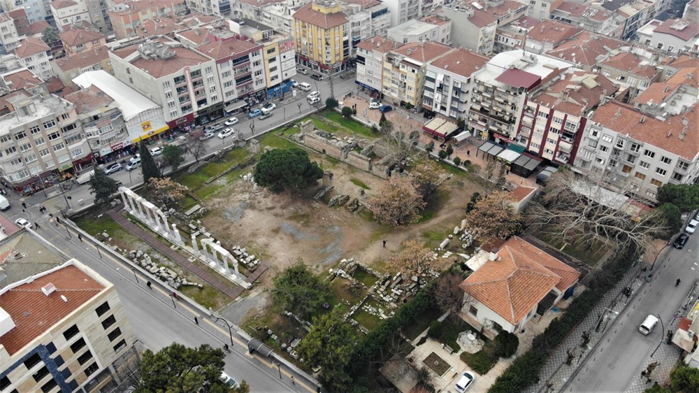 Akhisar'da antik şehirle modern şehir iç içe - 1