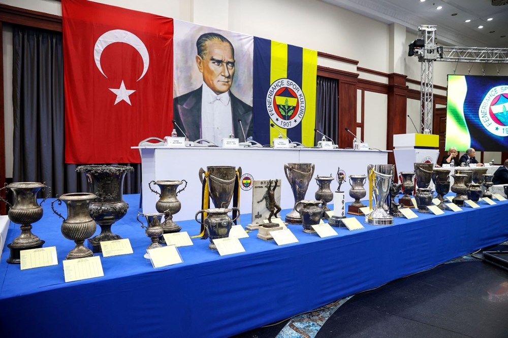 Fenerbahçe Kulübü Yüksek Divan Kurulu toplantısında 28 kupa sergilendi - 5