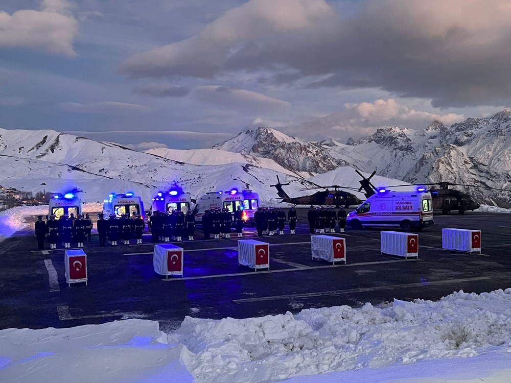 Pençe-Kilit şehitleri, Hakkari'deki törenin ardından memleketlerine uğurlandı - 3