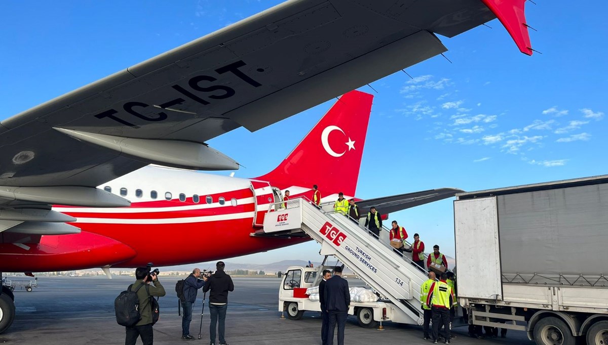 Türkiye'den Gazze'ye yardım eli: Cumhurbaşkanlığı uçağı ile tıbbi malzeme gönderildi Türkiye'den Gazze'ye yardım eli: Cumhurbaşkanlığı uçağı ile tıbbi malzeme gönderildi