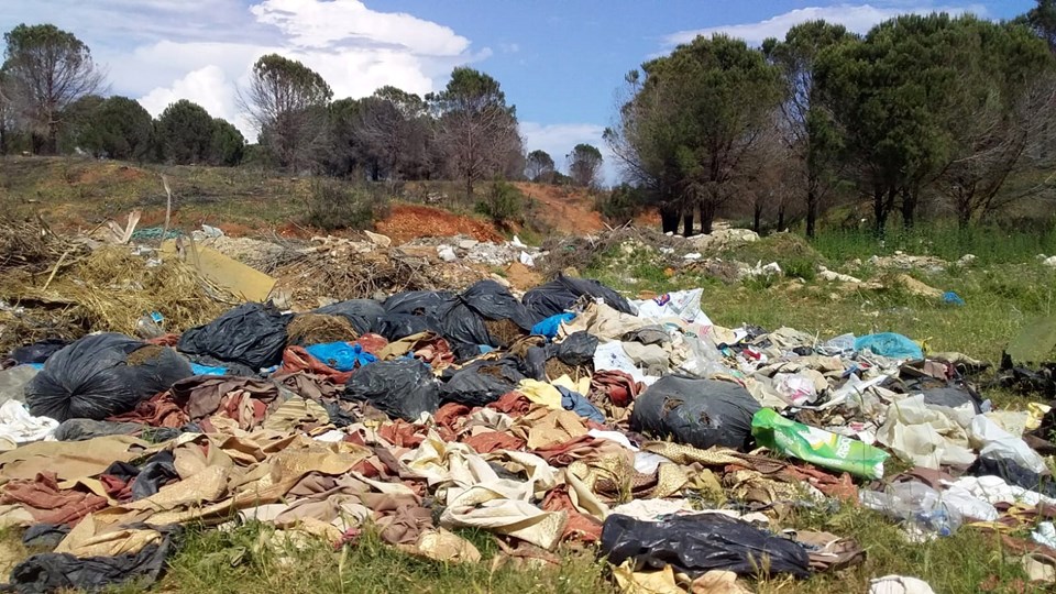 Manavgat'ta tepki çeken görüntü: Evlerin hafriyatı ormana döküldü - 2