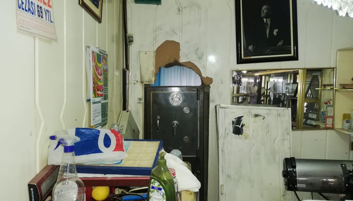 Duvarı delerek kuyumcudan 150 bin liralık altın çaldılar