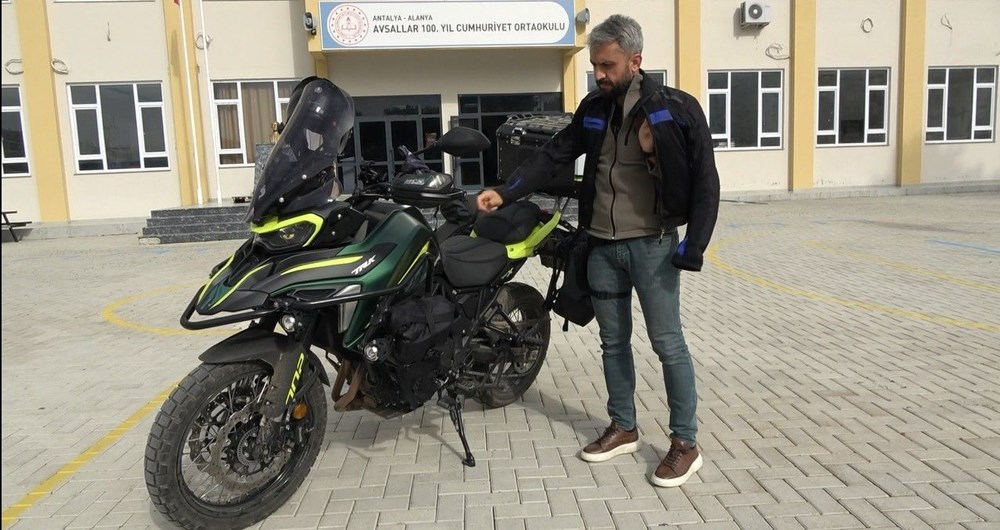 Polisten motosikletli öğretmene yürek dağlayan uyarı: Benim gibi cayır cayır yanmayın! 75 j jpPQeHUEmXGEW7ommFqA