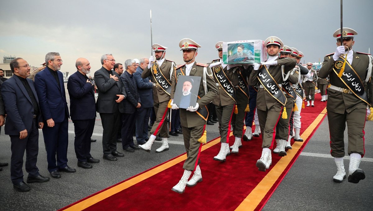 İranlılar Reisi'yi anıyor: Tebriz, Tahran ve Kum'da yas