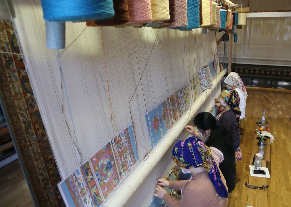 178 yıllık Osmanlı yadigarı fabrikada, Topkapı Sarayı’nın has oda halısı dokunuyor - 3