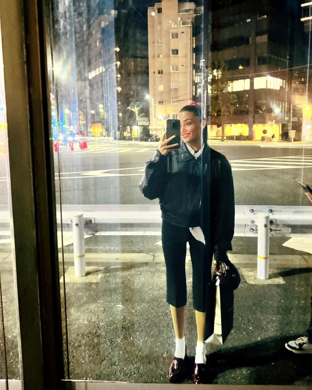 Hakan Sabancı ile Tokyo'da: Hande Erçel'den yeni pozlar - 4