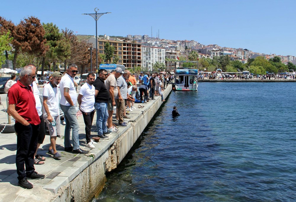 Denizden elleriyle balık topladılar | Ani soğuma şoka soktu - 5