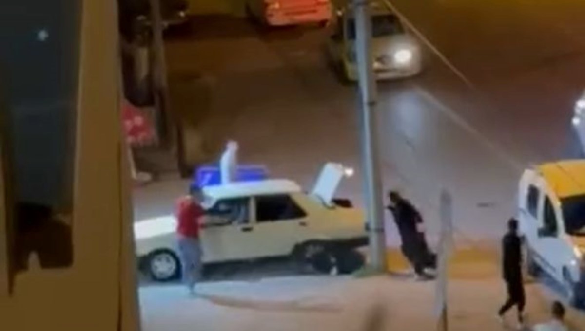 Konya'da anne ve kızı sokak ortasında silahlı saldırıya uğradı Konya'da anne ve kızı sokak ortasında silahlı saldırıya uğradı