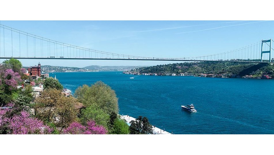 Valilik: İstanbul Boğazı'nda gürültü kirliliği önlenecek