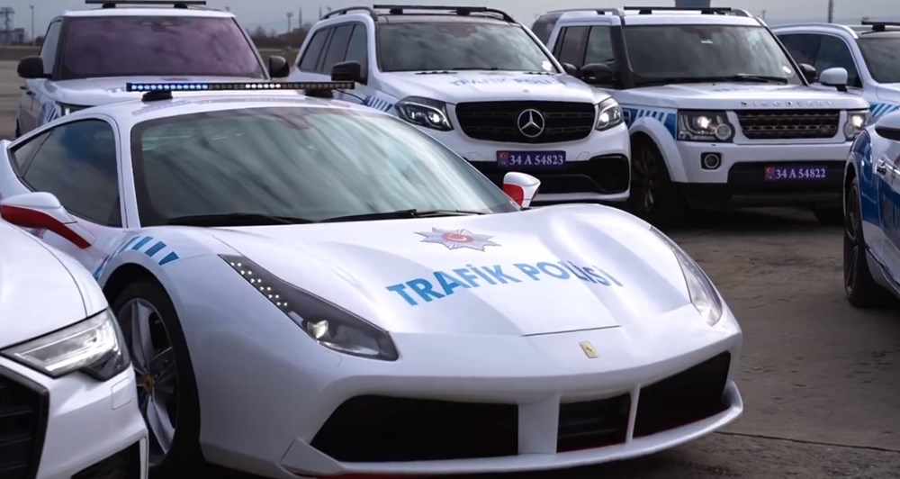 Suç örgütlerinden ele geçirilen lüks araçlar emniyete verildi - 6