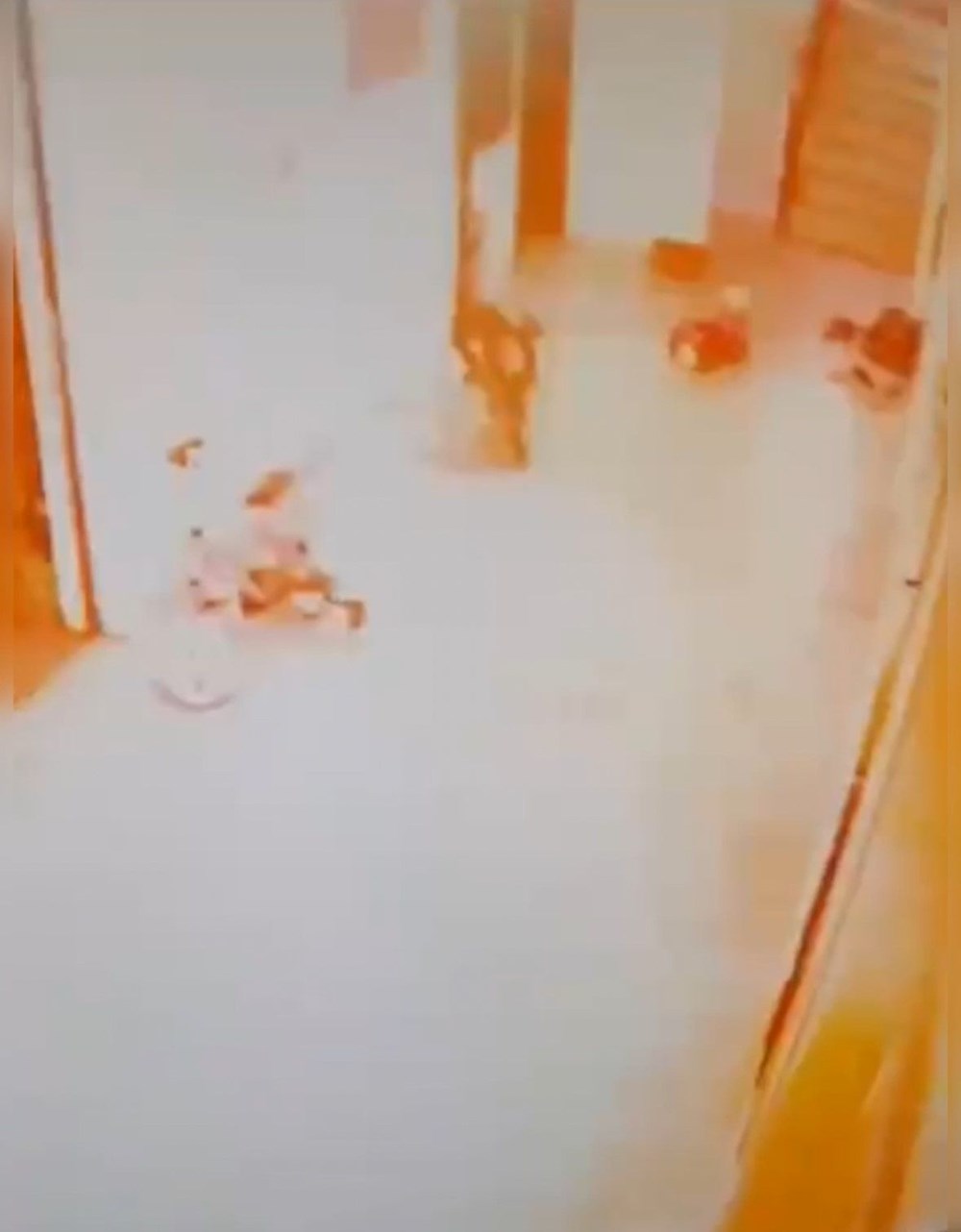 İlaçlanan ev bomba gibi patladı - 2