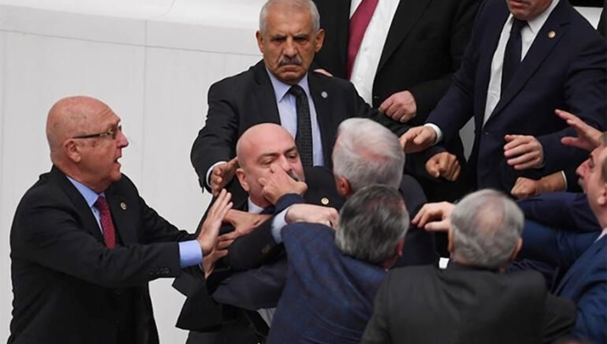 İYİ Parti milletvekili Fahrettin Yokuş ve HDP'li Ömer Faruk Gergerlioğlu'na kınama cezası