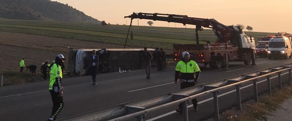 SON DAKİKA: Denizli’de otobüs kazası: 2 ölü, 20’ye yakın yaralı