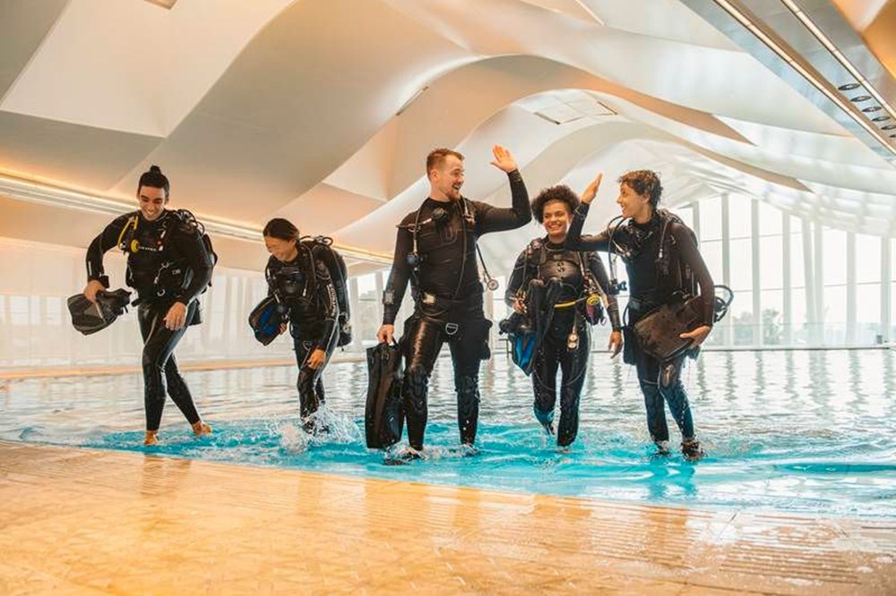 Dünyanın en derin yüzme havuzu Dubai'de açıldı: 60 metre derinliğe sahip - 5