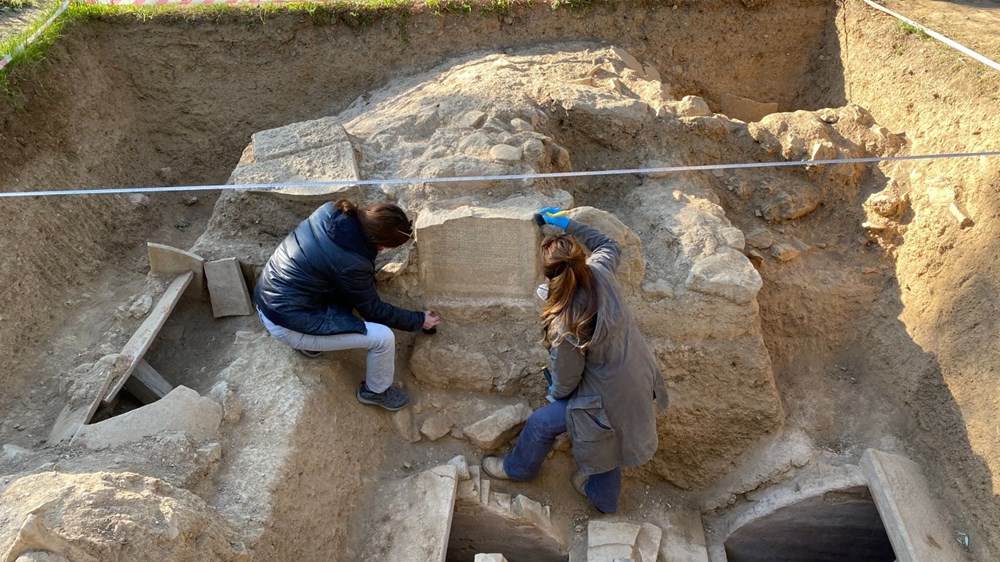 İznik'teki lahit mezarlarında 1500 yıllık mesaj bulundu - 4