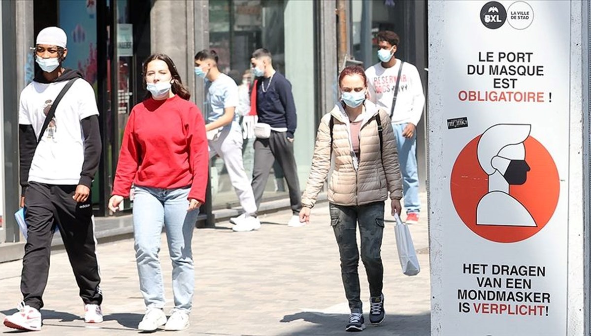 Belçika'da toplu taşımada maske zorunluluğu sona erdi