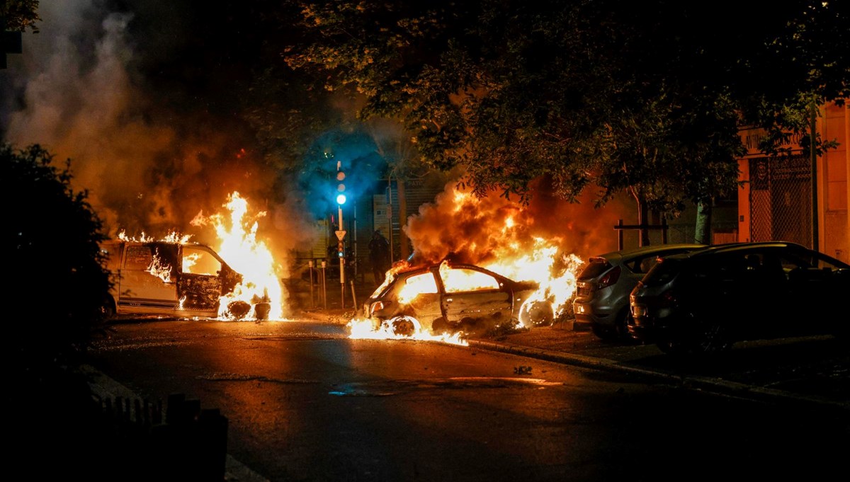 Fransa'da olaylar dinmiyor: 150 gözaltı Fransa'da olaylar dinmiyor: 150 gözaltı