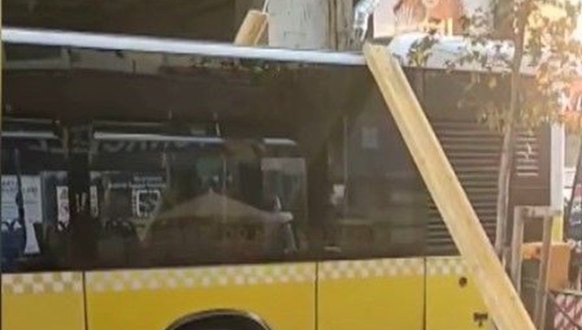 Kartal'da İETT otobüsünün üzerine inşaattan kalas düştü Kartal'da İETT otobüsünün üzerine inşaattan kalas düştü