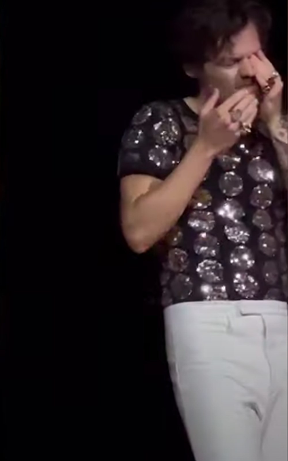En saçma konser trendi bitmiyor: Bu defa Harry Styles gözünden vuruldu - 2