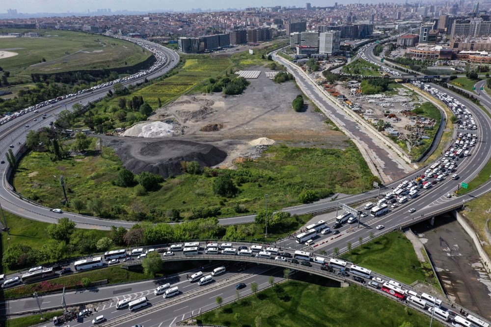 D-100'de "Büyük İstanbul Mitingi" yoğunluğu (Atatürk Havalimanı'nda AK Parti mitingi) - 8