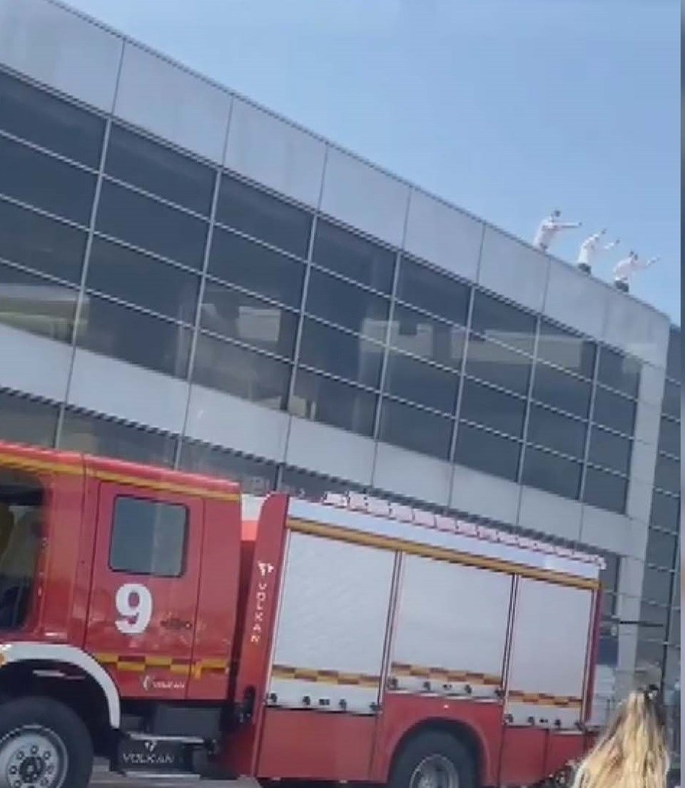 Sabiha Gökçen Havalimanı'nda yangın paniği - 1