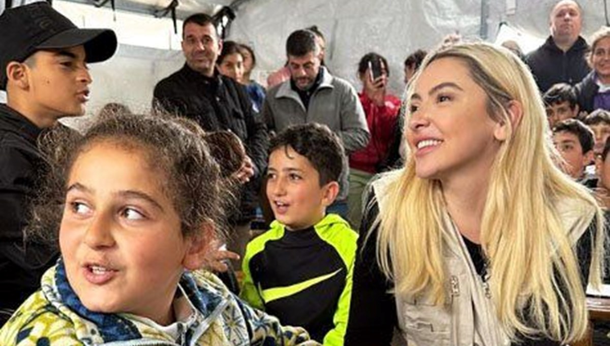 Hadise Hatay'da depremzede çocuklarla buluştu