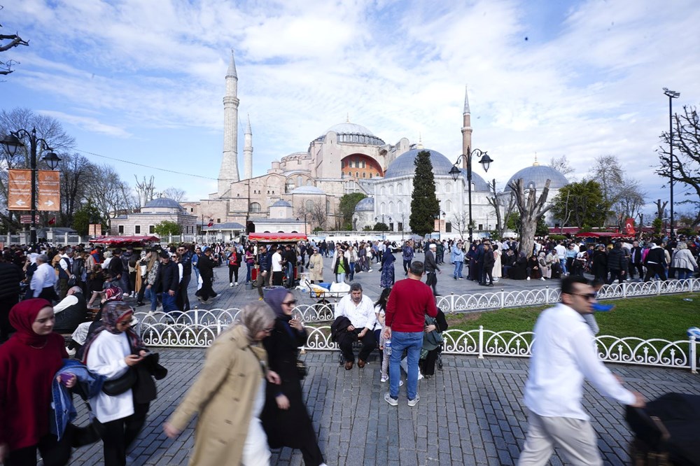 İstanbul'da Hayat Durdu: Trafik Yoğunluğu Alarm Veriyor! 76 jlY7P8C7QUeudupPKDLgLg