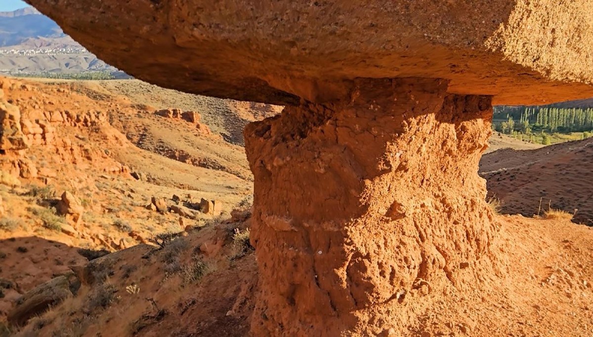 Kars'taki kızıl kaya kanyonları Arizona'yı andırıyor Kars'taki kızıl kaya kanyonları Arizona'yı andırıyor