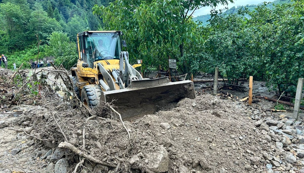 Ordu'da sel ve heyelan: Yaşlı kadın hayatını kaybetti Ordu'da sel ve heyelan: Yaşlı kadın hayatını kaybetti